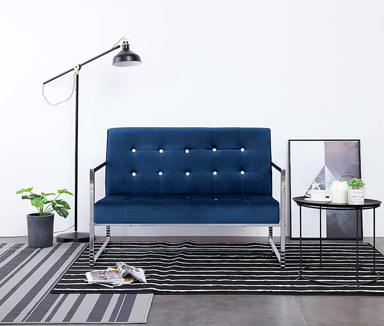 Produkt Granatowa sofa 2-osobowa - Aparro - zdjęcie numer 2